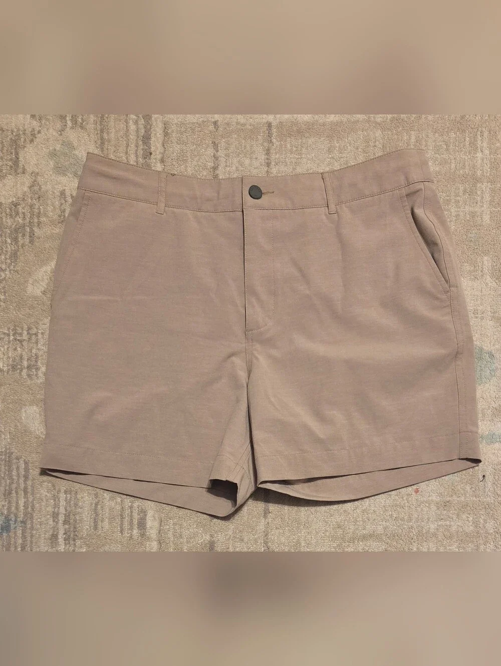 Mems Faherty All Day Shorts 5'. Tan. Size 34. EUC